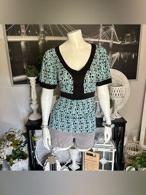 apt.9 Stretch Geometric Print Top Blue Black White Size M